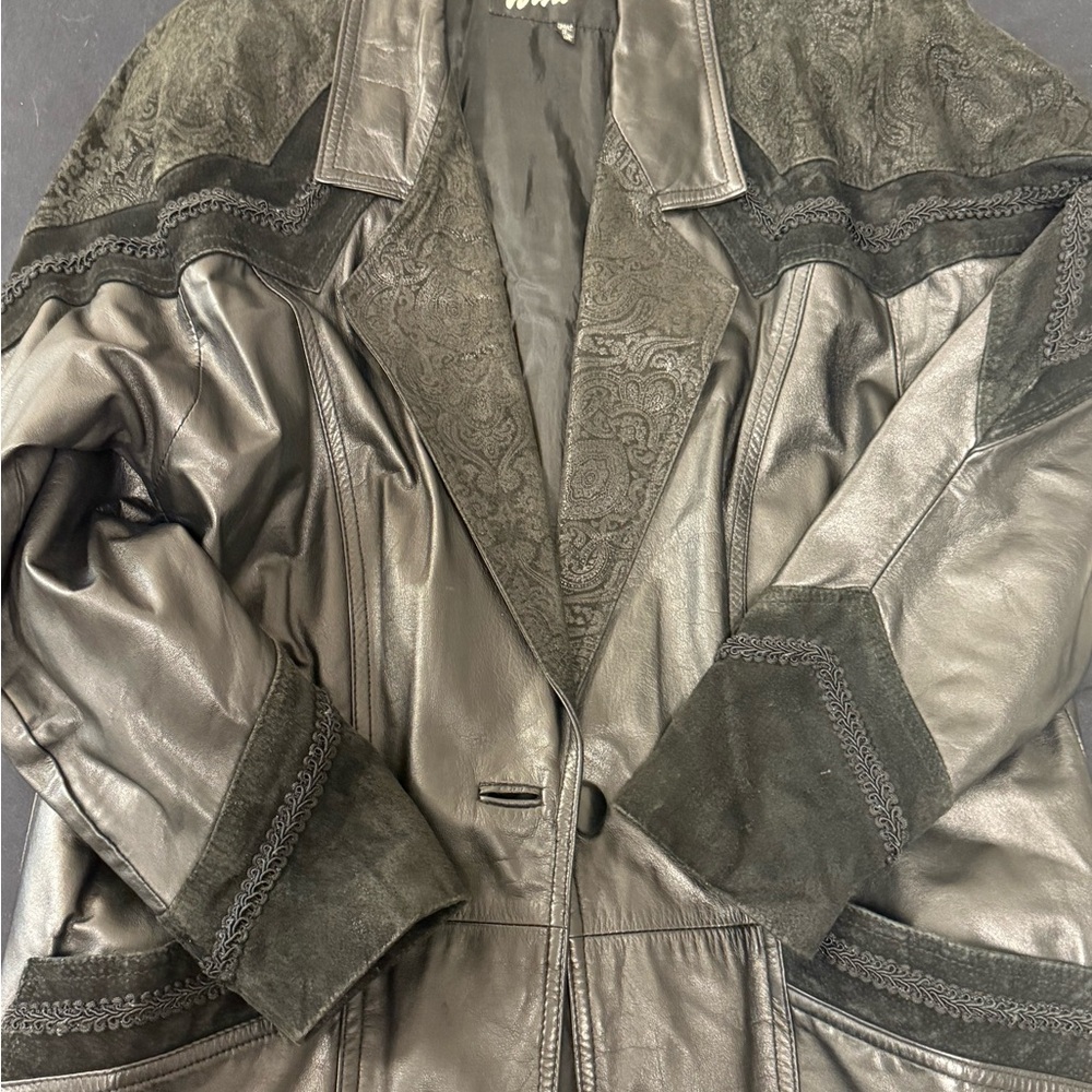 Stylish Black Leather Women's Jacket